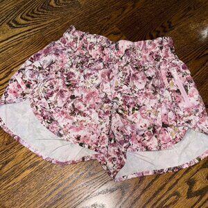 Lululemon Hotty Hot HR shorts size 6